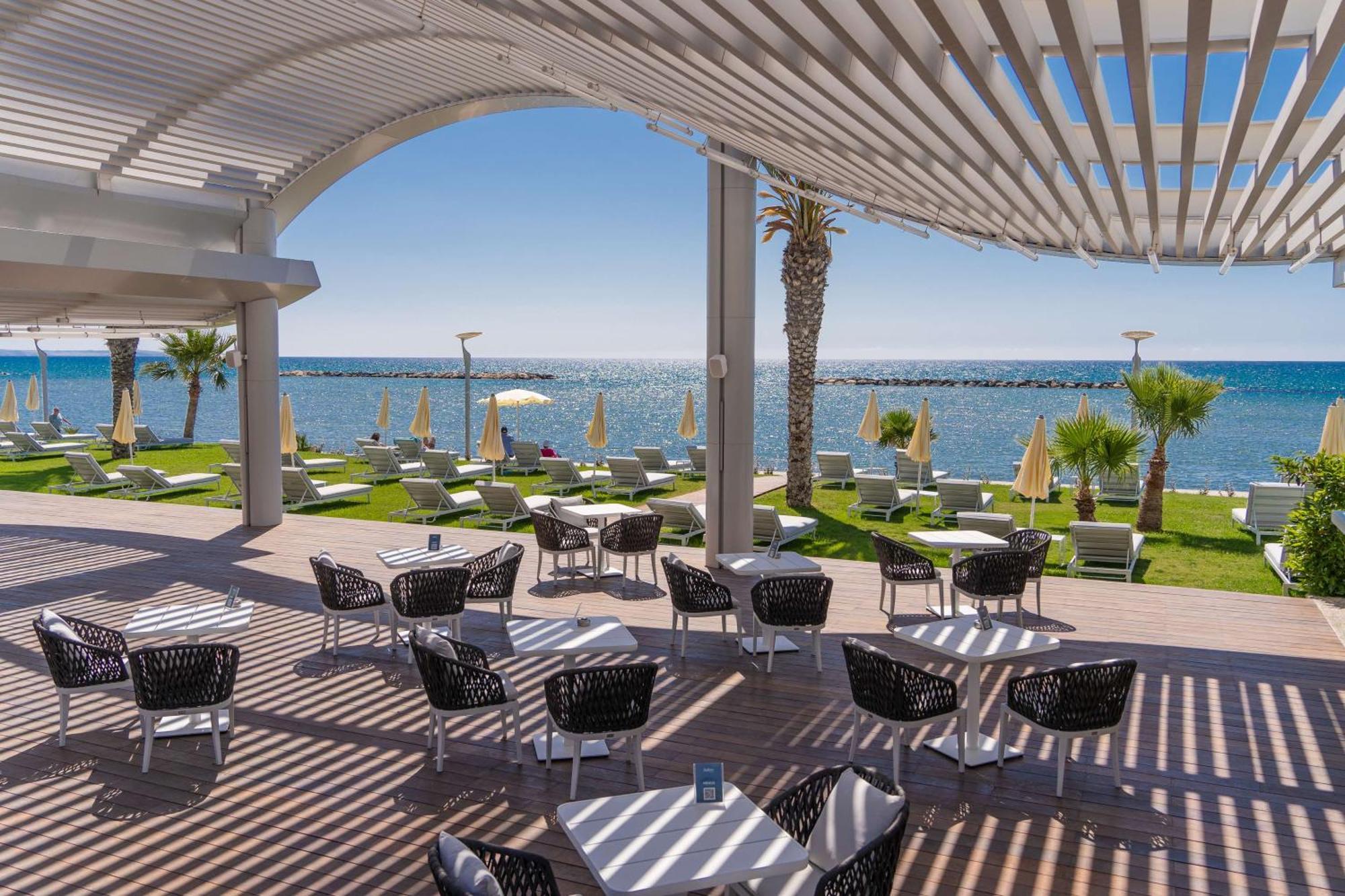 Radisson Beach Resort Lárnaca Exterior foto